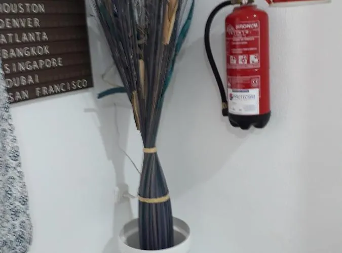 The House B&b-pensión 2*