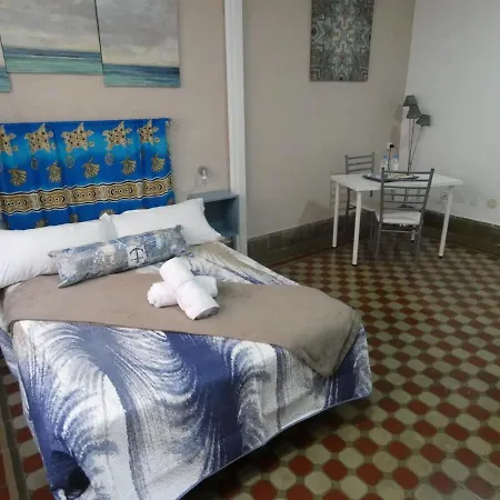 ゲストハウス Casa Eucalipto 2*